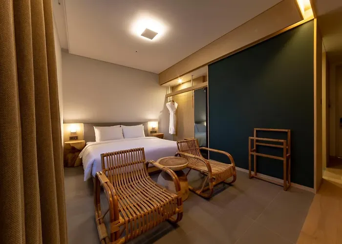 Hound Haeundae Signature Hotel